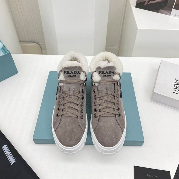 Classic Prada Double Wheel Sneakers Replica pup44435