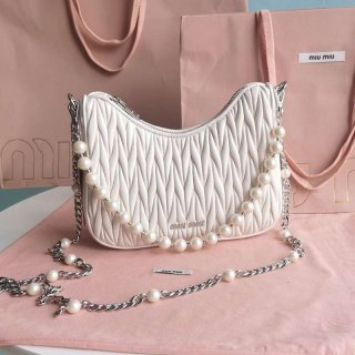 ★Popular in Japan! Miu Miu replica matelasse nappa leather shoulder bag with pearls myw87397