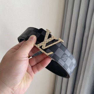Cute Louis Vuitton Replica Santur? LV Initial 40MM Reversible Belt vuu01516