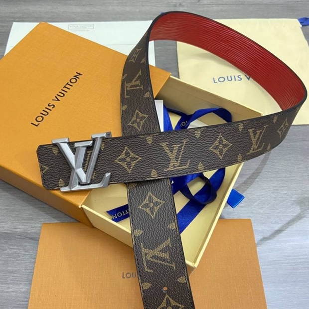 21-22AW Louis Vuitton Replica Santur LV Pyramid 40MM Reversible Belt vui10809