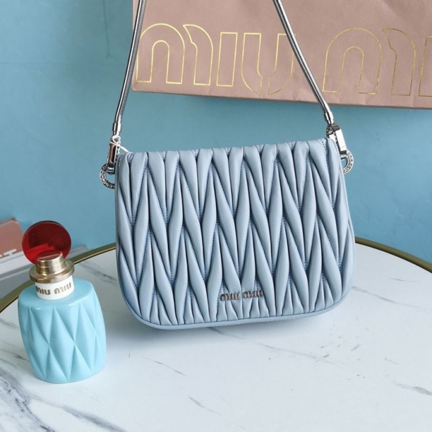 Best price challenge Miu Miu fake matelasse nappa leather bag myv52137