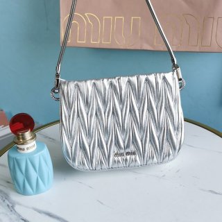 Very popular! Miu Miu fake matelasse nappa leather bag myb32096
