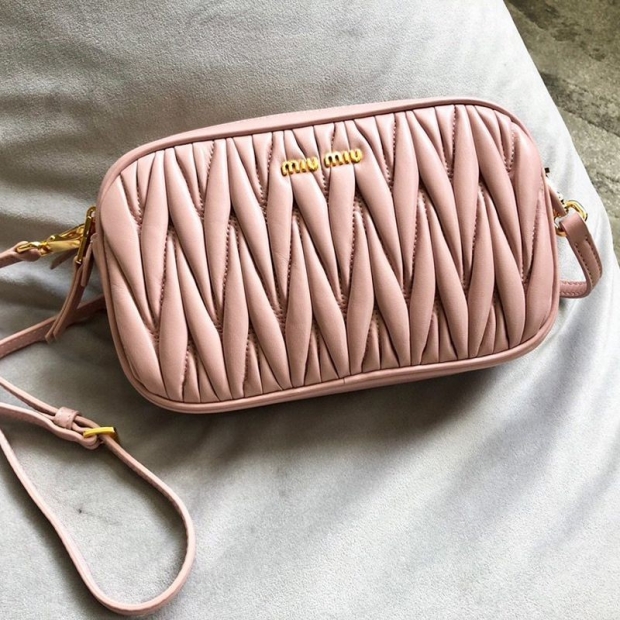 Very popular!! New color Miu Miu Matelasse replica leather crossbody bag myf22589