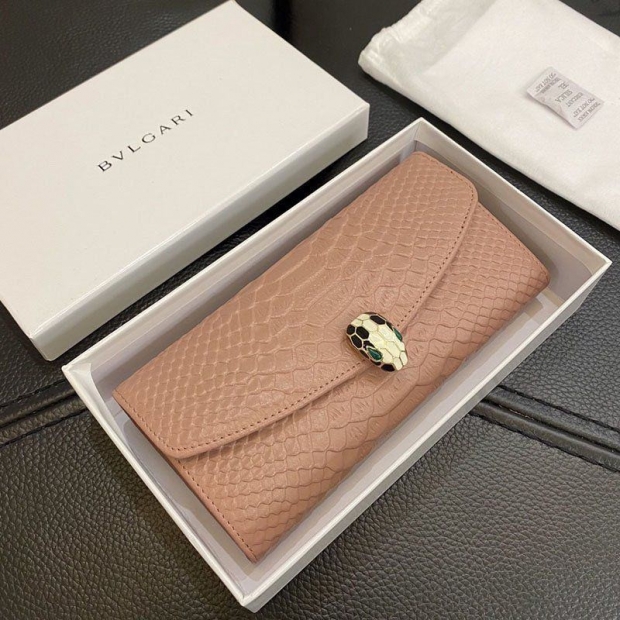 Very popular all over the world? Bulgari Serpenti Replica Forever Large Wallet Bur71406