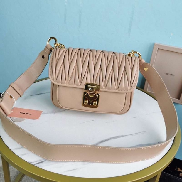 No.1 Popular Miu Miu Matelasse Copy Shoulder Bag myt39751