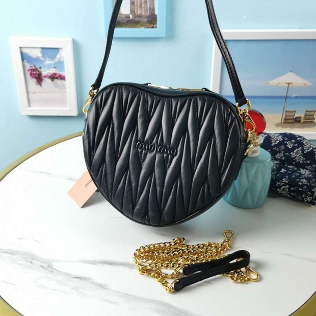 Cute Miu Miu heart-shaped fake shoulder bag myy39684