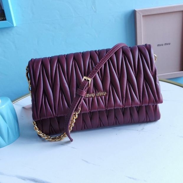 Cute Miu Miu Matelasse Nappa Leather Bag Replica myb55357