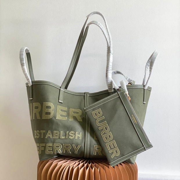 New for Fall/Winter [Burberry Tote Bag Replica] Medium Check Canvas Beach Bag 94860