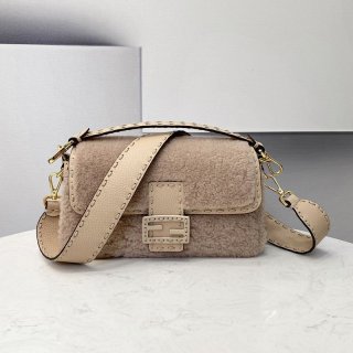 Very popular! Fendi Baguette Replica Sheepskin Bag fej60142