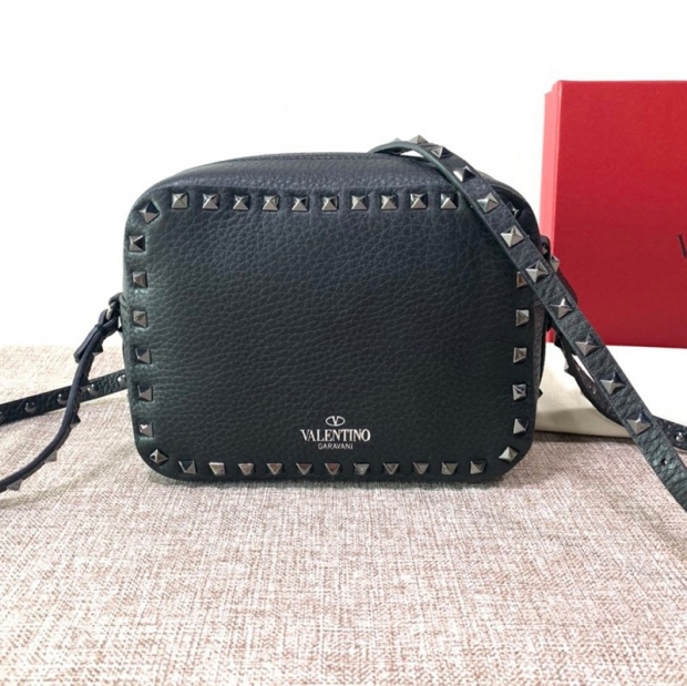 Classic Valentino Shoulder Bag Replica Handbag★Rockstud Vuf33430