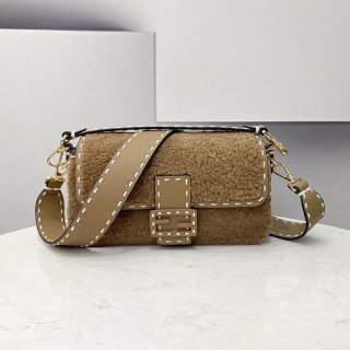 Very popular! Fendi Baguette replica sheepskin bag fee80232