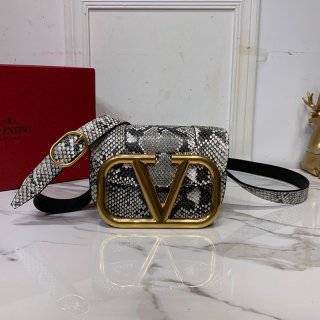 Classic Valentino Shoulder Bag Replica V Logo SUPERVEE Leather Crossbody Bag Vuz26868