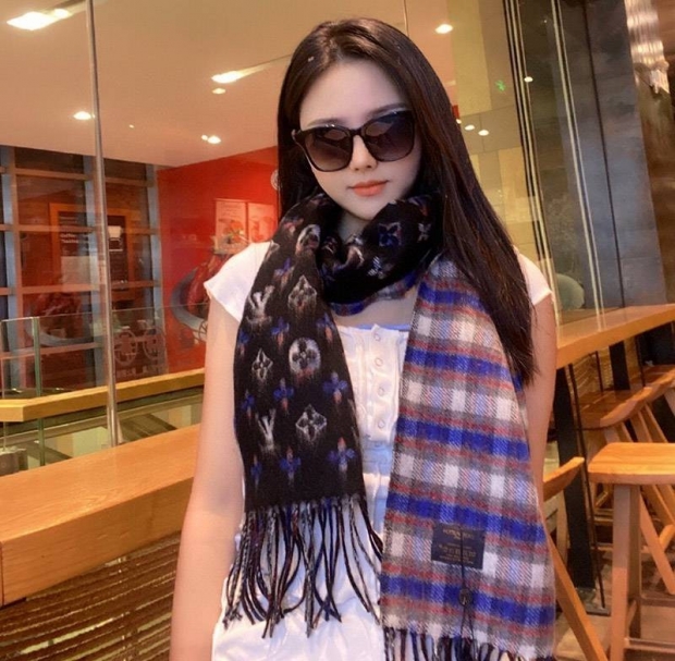 Popular Louis Vuitton Cashmere Tassel Scarf Replica vug00262