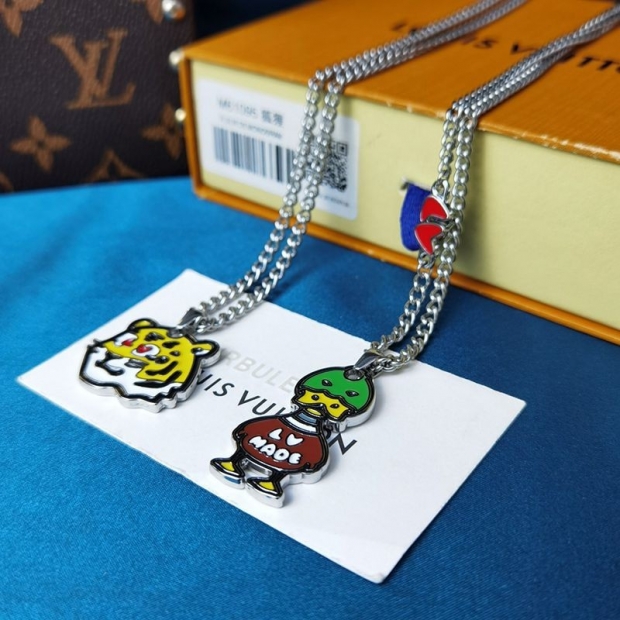 New Spring Louis Vuitton Pendant LV Duck & Tiger Fake Necklace MP3231