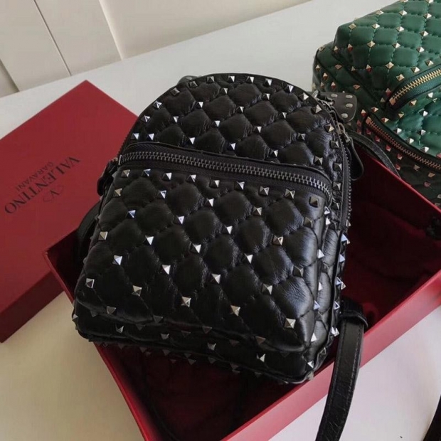 Rare and very popular Valentino Rockstud Backpack Replica Mini Vue05025