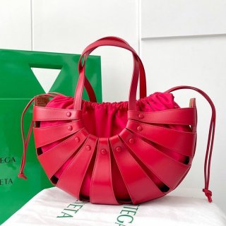 The hot topic! Bottega Veneta Shell Replica Medium Tote Bag bop21588