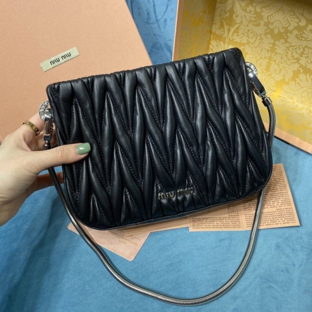 Eye-catching color Miu Miu replica matelasse nappa leather bag myz82611
