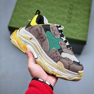 Not available in Japan Gucci Balenciaga Replica The Hacker Project Triple S Sneakers 677193UMO209766