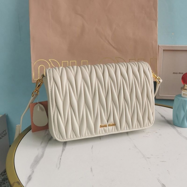 New sale Miu Miu fake matelasse nappa leather bag myw36616