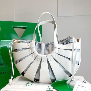 21AW New Bottega Veneta Shell Copy Medium Tote Bag boq24617