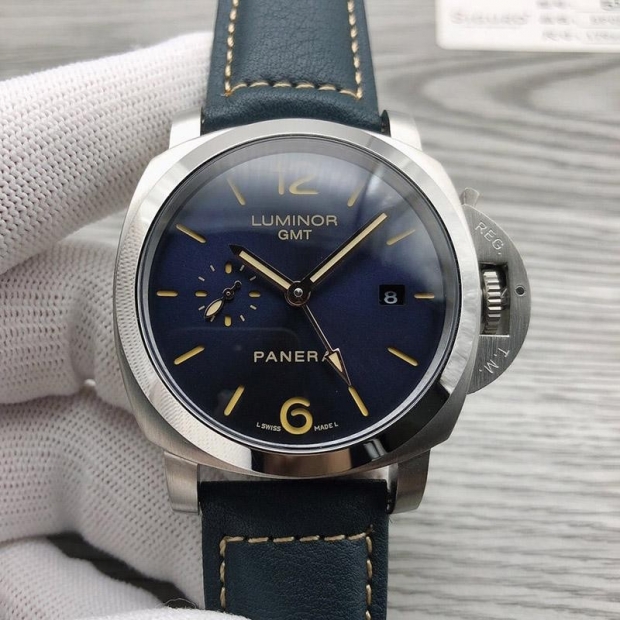 Hard to find Panerai replica Luminor calf strap 44mm pas39819