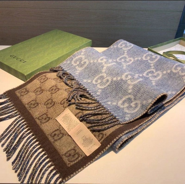 Very popular!! New color Gucci GG wool lame jacquard scarf/muffler gug54703