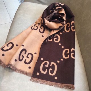 Classic Gucci GG Jacquard Wool Scarf guf35408