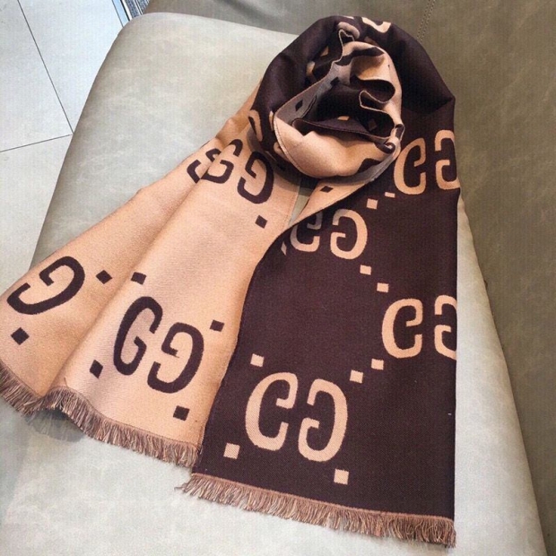 Classic Gucci GG Jacquard Wool Scarf guf35408