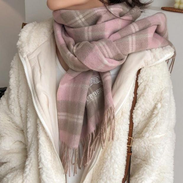 Burberry Classic Cashmere Check Scarf Replica Not Available in Japan Bad32892