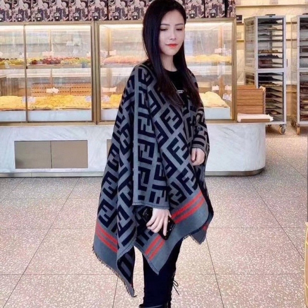 21AW new Fendi scarf fake wool intarsia tassel fea48961