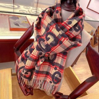 Rare Gucci GG Jacquard Check Wool Scarf guq83444