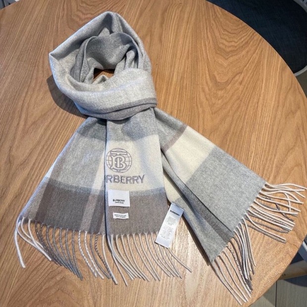 Cute Burberry Replica Classic Cashmere Check Scarf Bat59924