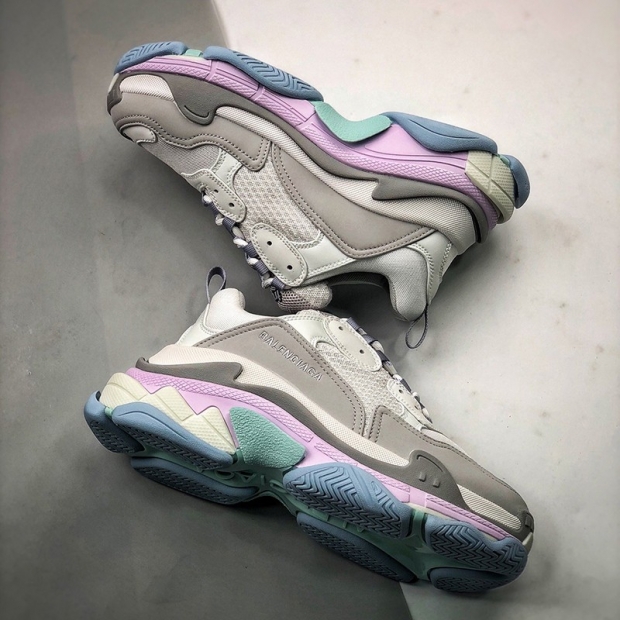 Eye-catching color Balenciaga Triple S fake sneakers bal91360