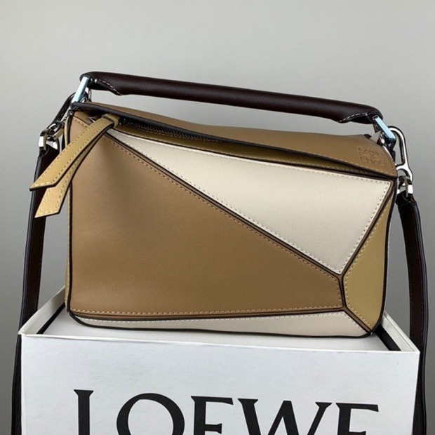 Tracked shipping Loewe Puzzle Bag Replica Tricolor Shoulder Bag lod82151