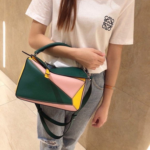 Love at first sight? Loewe Puzzle Bag Replica Tricolor Shoulder Bag lou58814