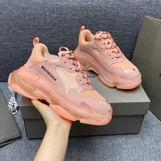 Love at first sight? Fake Balenciaga Triple S sneakers bad80927