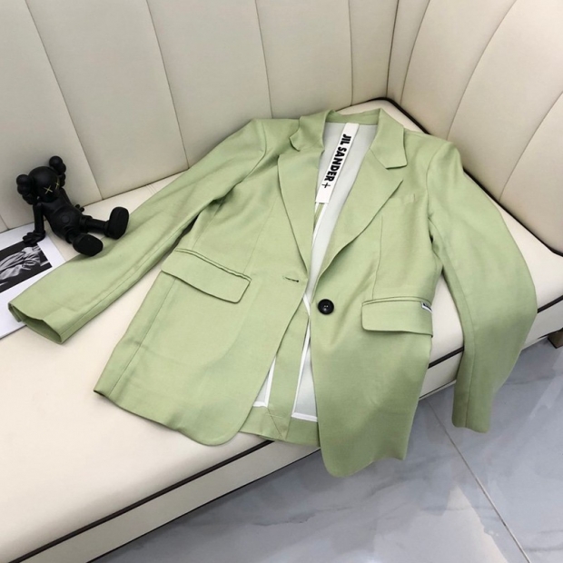The rising popularity of Jil Sander jackets ◆ Wool blend single-breasted tailored blazer Jiv15227