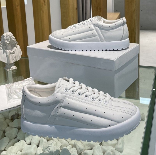Eye-catching color Maison Margiela copy platform sneakers in white MAB36217
