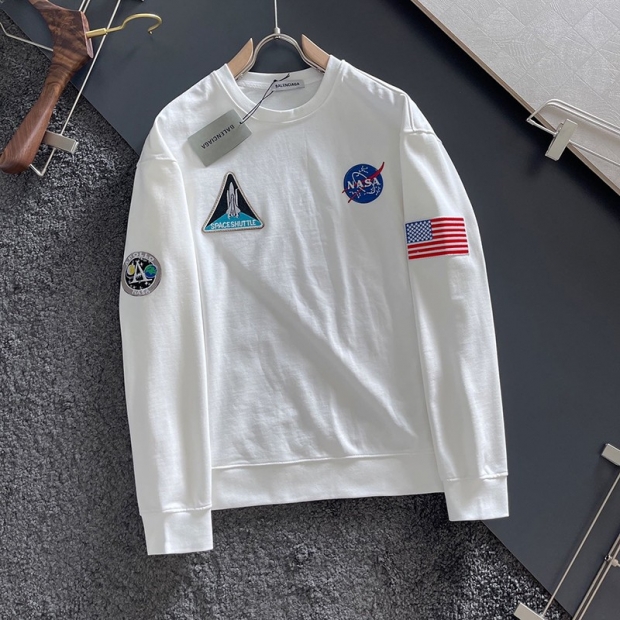 Want it? Super limited edition? Fake Balenciaga trainer Regular crew neck Space NASA baf31586
