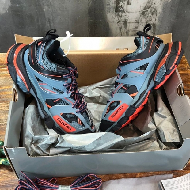 Tracked delivery Balenciaga sneakers replica men's popular track trainers hard to find colors baq48644