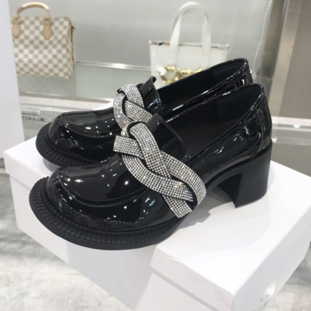 Love at first sight? Maison Margiela Mary Jane Pumps Replica Polished Leather MAM97437