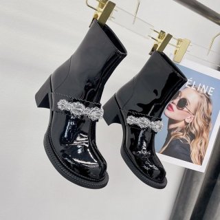 Want it? Ultra-limited? Maison Margiela Replica Mary Jane Pumps in Polished Leather Maw45511