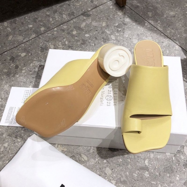 Want it? Super limited edition? Maison Margiela 6 logo heel mule sandals replica nappa leather Mah25244