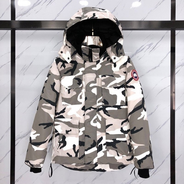 Want it? Super limited edition? Canada Goose Maitland Parka Maitland Black Label Replica Car45729