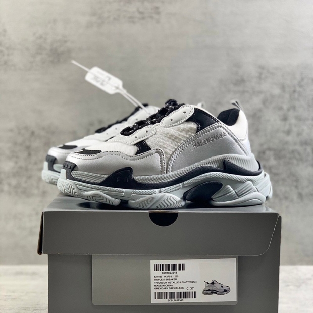 Rare color Balenciaga Triple S sneakers fake triple sole baw62267