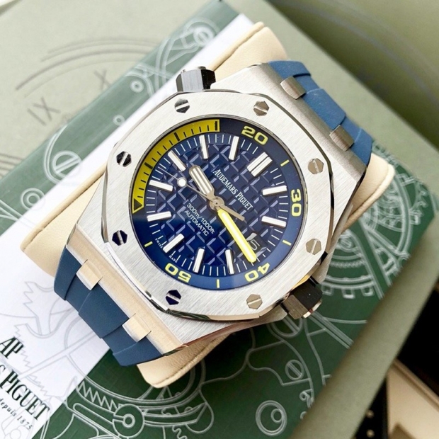 Extremely rare! Audemars Piguet Royal Oak Parody Offshore Diver 15703STOOA2CA01