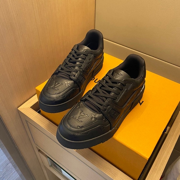 Competition? Louis Vuitton Replica Sneaker Trainer Sneaker Calfskin VUP71045