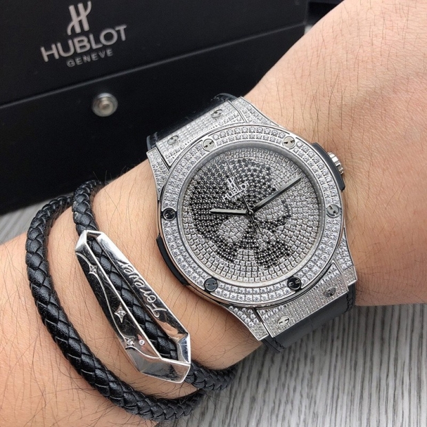 Very popular: Hublot Classic Fusion Titanium Skull Replica Watch, Limited to 50 pieces, 542.NX.9000.LR.1704.SKULL