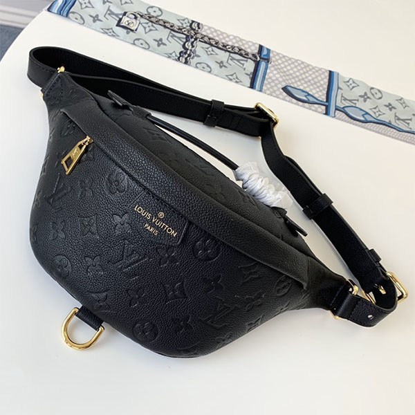 Sold out Louis Vuitton All Black Bum Bag Replica Body Bag M44812