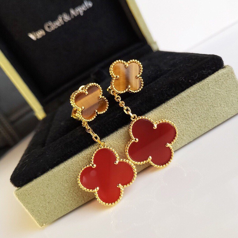 Popular all over the world? Van Cleef & Arpels Magic Replica Alhambra Earrings/Piercings 2 vat01489
